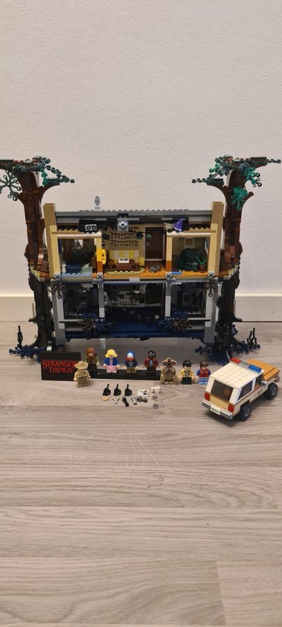 Lego 75810 Stranger Things the upside down