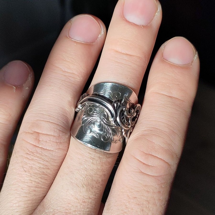 Ring i silver gjord av tesked 19mm.