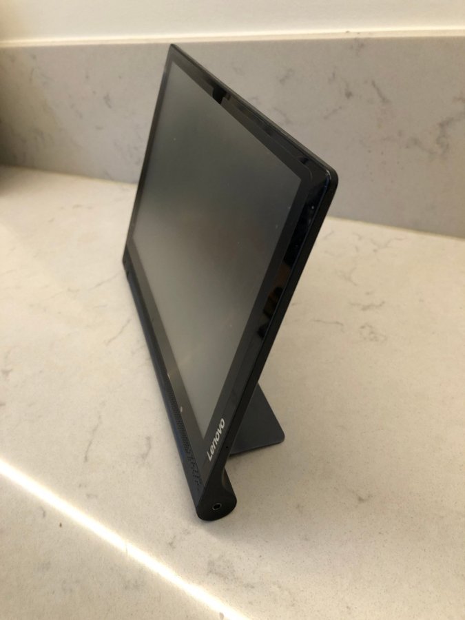 Lenovo Yoga Tablet surfplatta