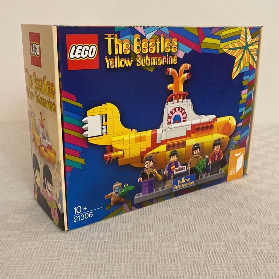 LEGO The Beatles Yellow Submarine 21306