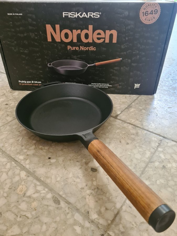 Fiskars stekpanna kök Norden Pure Nordic 24cm