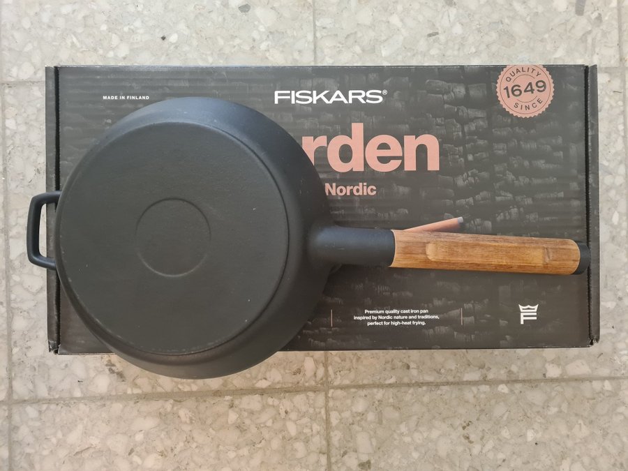 Fiskars stekpanna kök Norden Pure Nordic 24cm