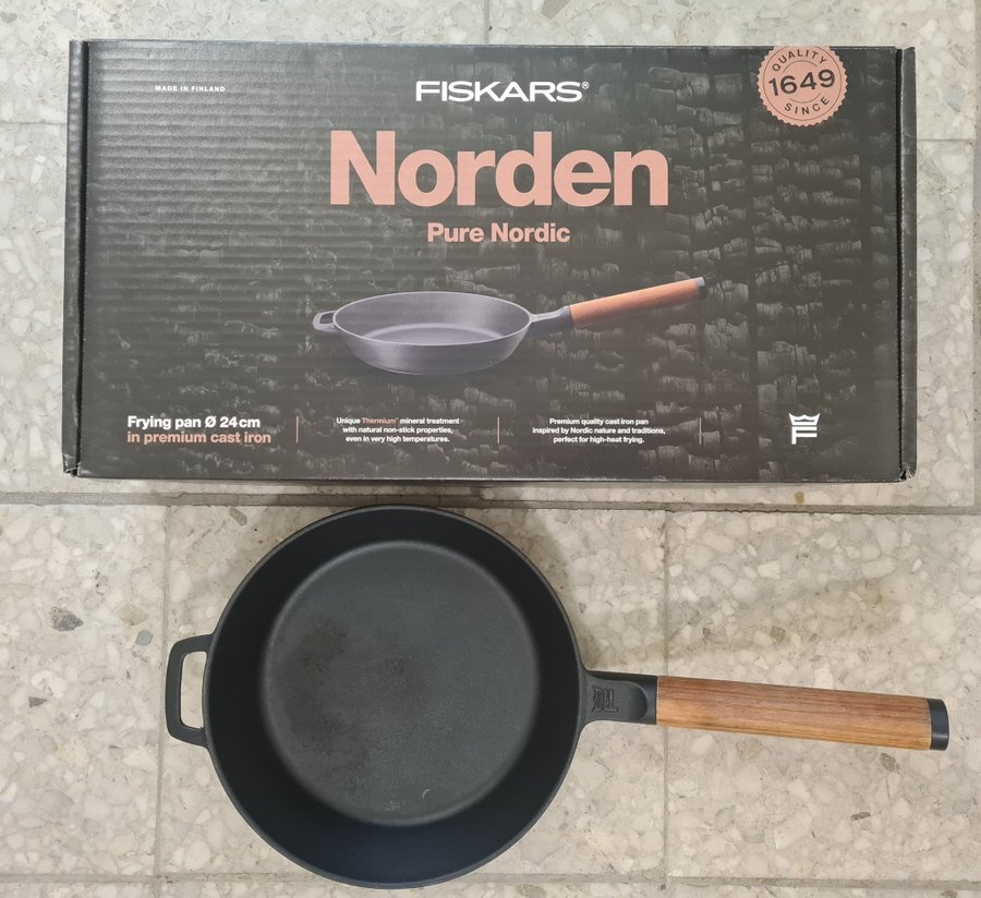 Fiskars stekpanna kök Norden Pure Nordic 24cm