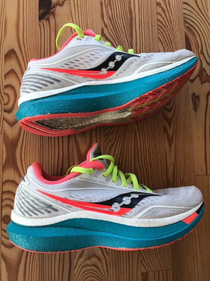 Saucony Endorphin Speed Löparskor Vit/Rosa/Turkos