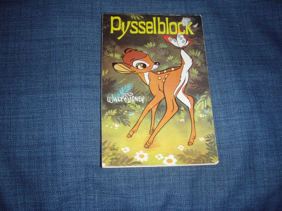 Bambi Pysselblock från 60-70tal lite målat i den något blad löst, i fint skick