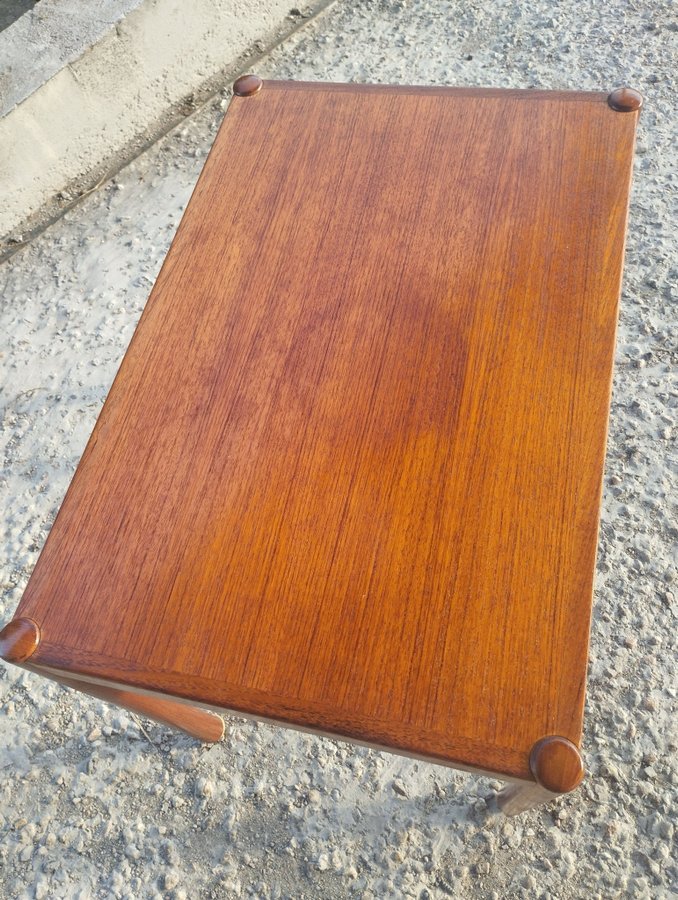 Retro sidobord i teak, 1970-tals