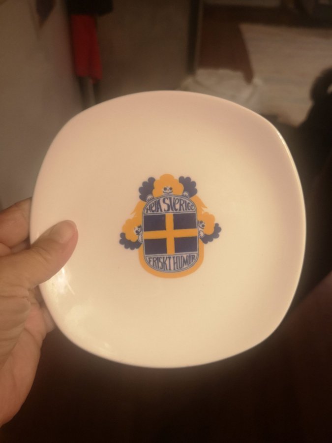 Liten tallrik Gustavsberg heja Sverige friskt humör