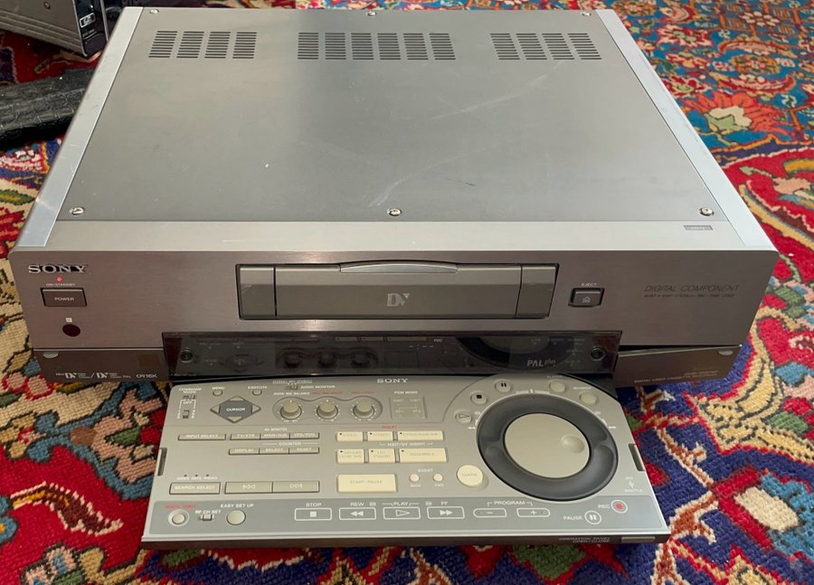 Sony DHR-1000 MiniDV DV Digital Video Cassette Recorder Player