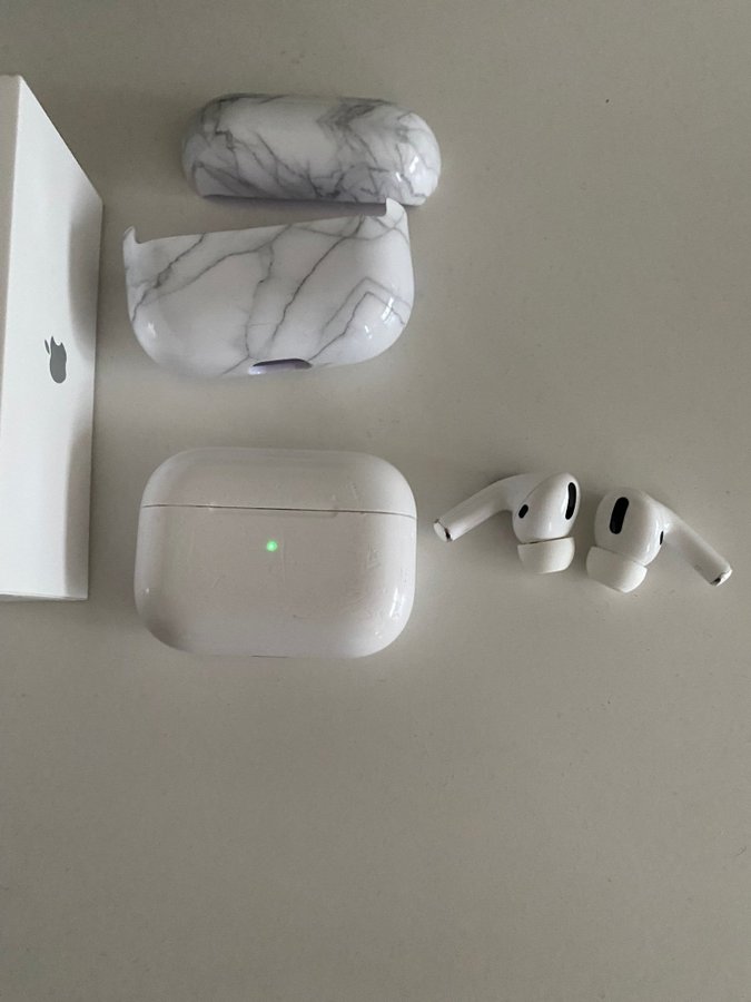 Apple airpods PRO true wireless hörlurar och marmor fodral skal