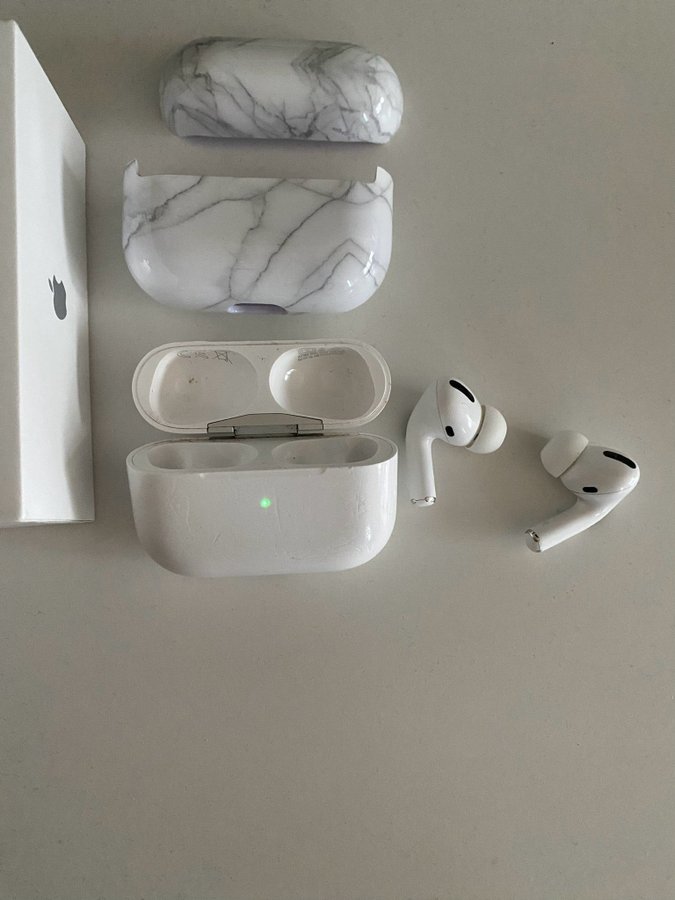 Apple airpods PRO true wireless hörlurar och marmor fodral skal