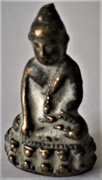 Miniature buddhistisk bronzestatuette med kugle indeni