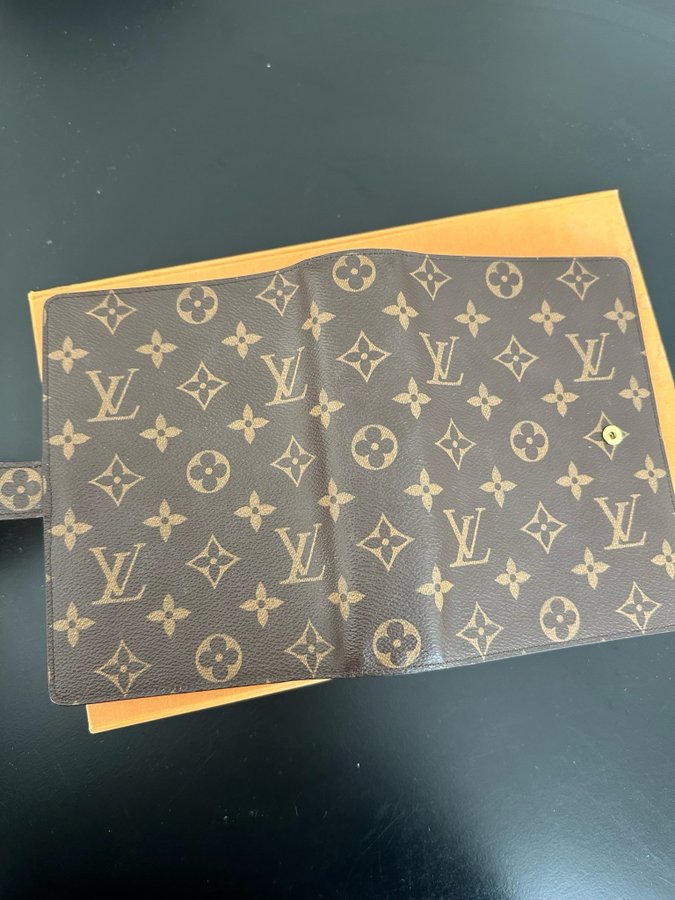 Louis Vuitton Agenda MM