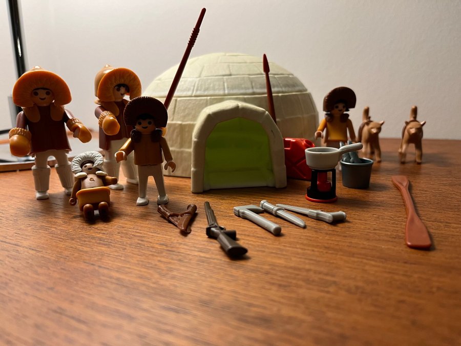 Playmobil Igloo med figurer og tilbehør