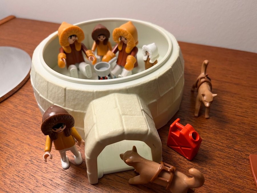 Playmobil Igloo med figurer og tilbehør