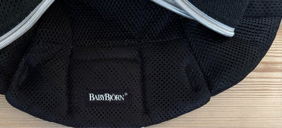 BabyBjörn Bärsele Synergy Svart