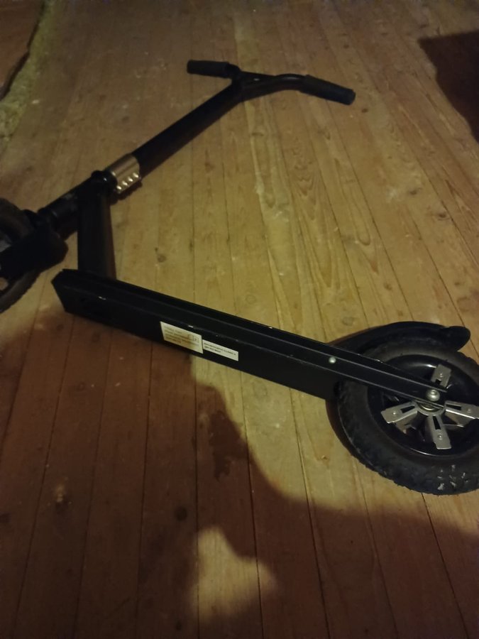 Stuntsparkcykel med dödskalle