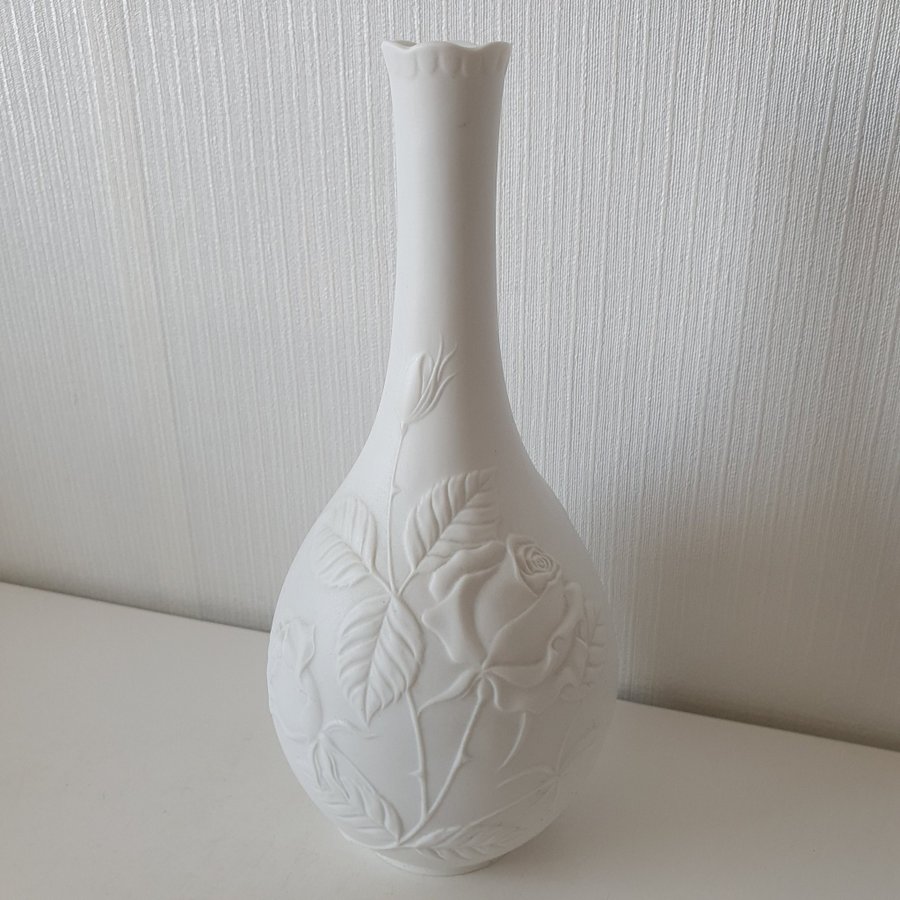 M ( Mikaela ) Frey Vas Vase AK Kaiser Germany