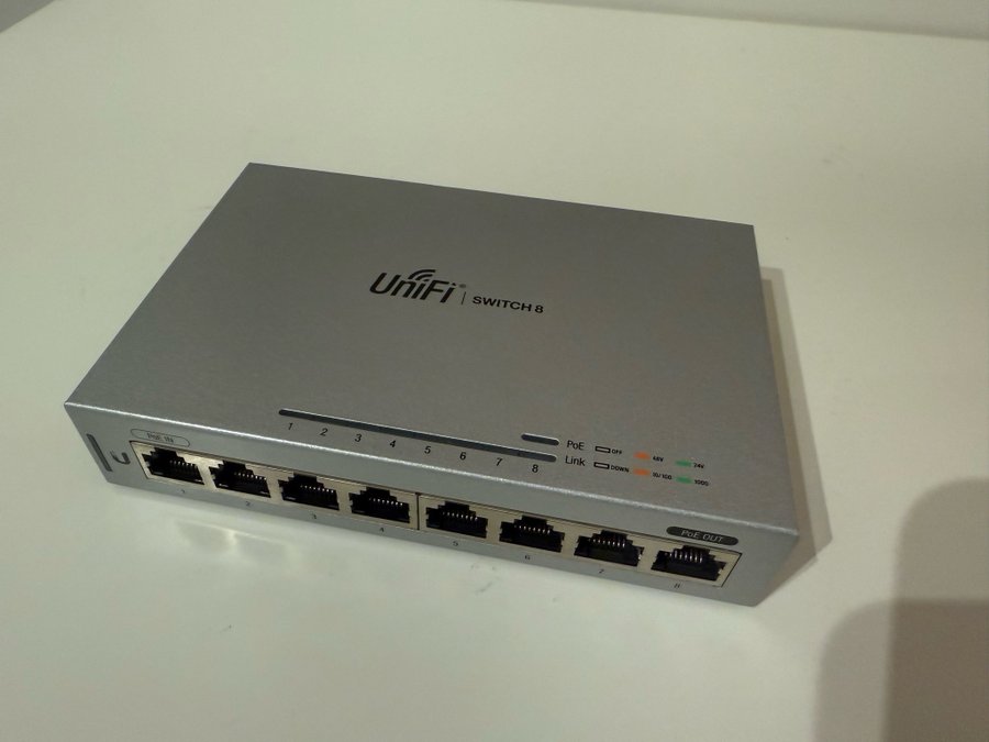 UniFi Switch 8 (US-8)