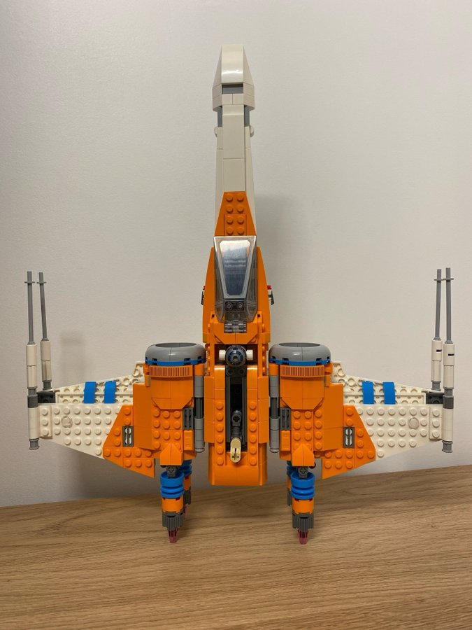 Lego Star Wars 75273 Poe Dameron's X-Wing Fighter