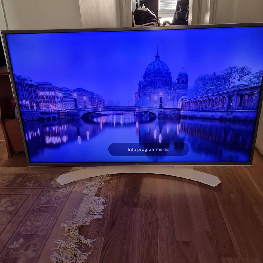 Tv av märket LG 49"