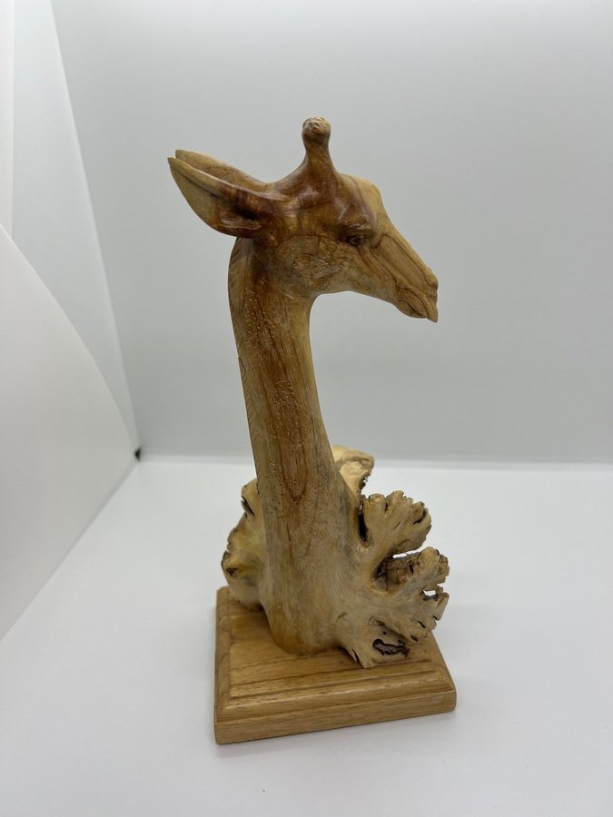 Liten Giraff skulptur i trä