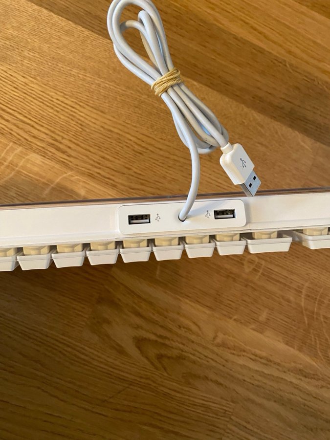 Apple A1048 usb tangentbord keyboard