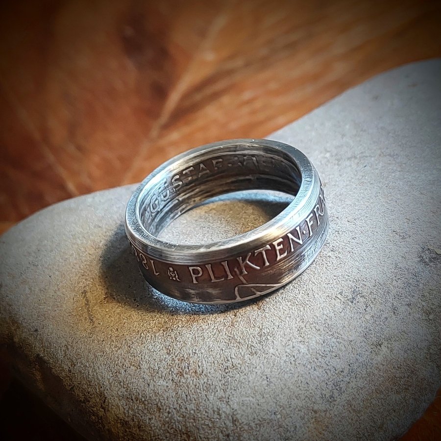 PLIKTEN FRAMFÖR ALLT 1972 219 mm / SILVER