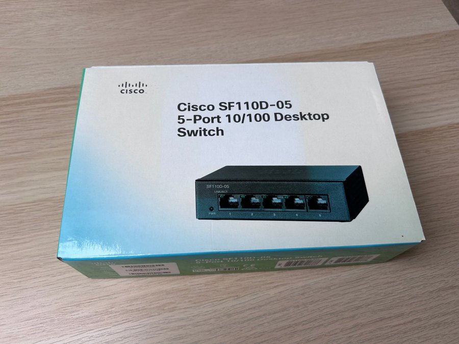 Cisco SF110D-05 5-Port 10/100 Desktop Switch