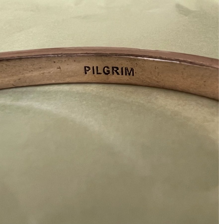 Pilgrim rosé armband med 5 st zirkon