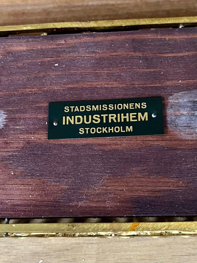 Jul/Advent Adventsljusstake i mässing, Stadsmissionen Industihem Stockholm.