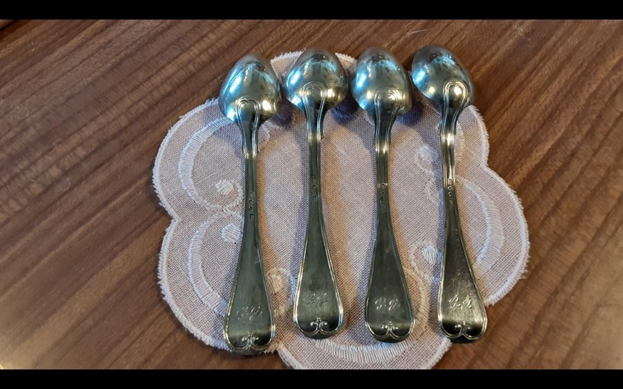 4 st ÄKTA Silver Skedar. Fr. 1896. I mycket fint skick! Gammal Fransk m Monogram