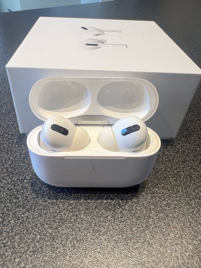 Apple AirPods Pro med MagSafe Laddningsfodral