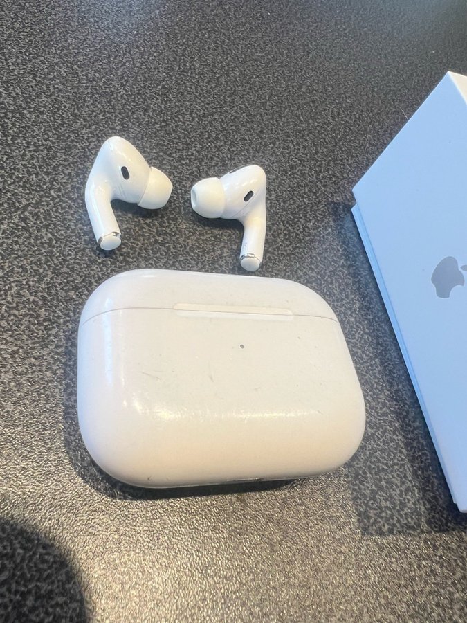 Apple AirPods Pro med MagSafe Laddningsfodral