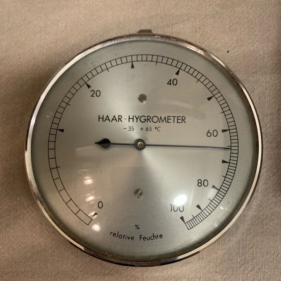 Haar-Hygrometer från 50-60 talet. Tillverkad i Östtyskland.