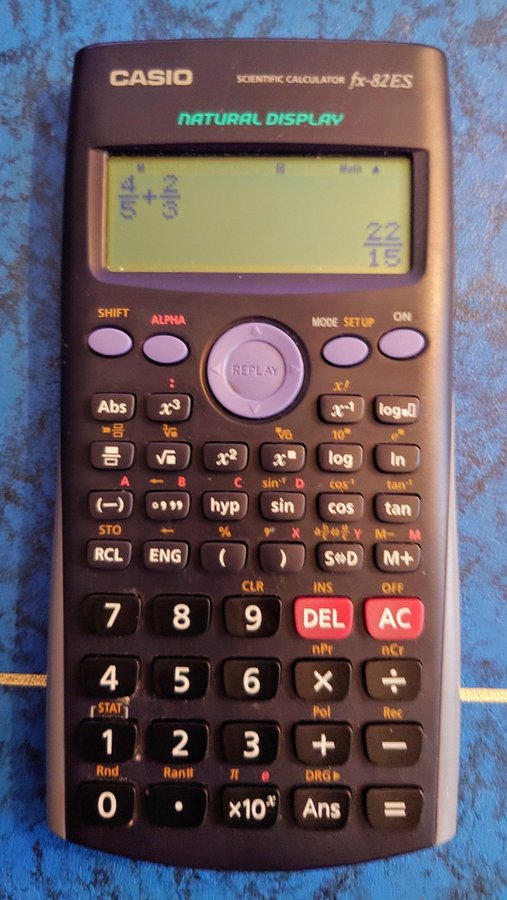 CASIO FX-82ES SCIENTIFIC CALCULATOR - MINIRÄKNARE