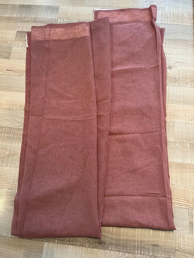 Jättefina 2-pack gardinlängder Hemtex. Hallonrosa rosa polyester. Otto 140x220cm