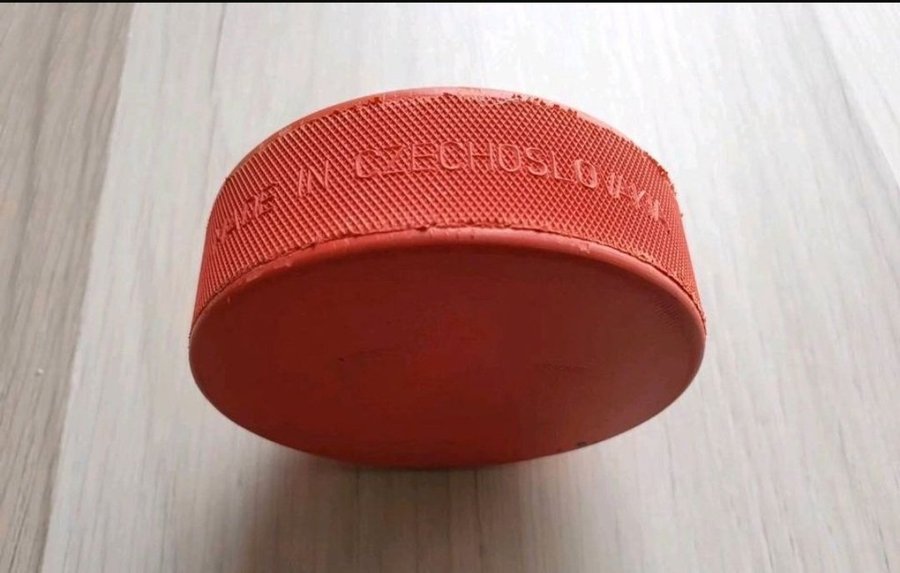 Eishockey Puck NHL Minnesota North Stars, made in Czechoslovakia