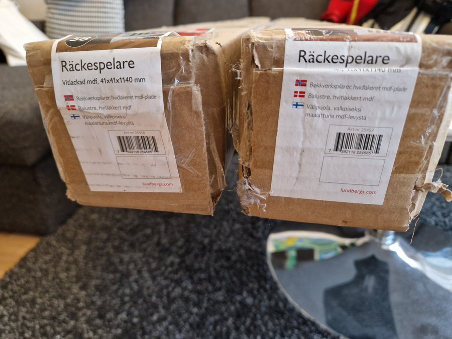 2 paket nya Räckespelare Vitlack MDF 41x41x1140 mm, 4 st per paket