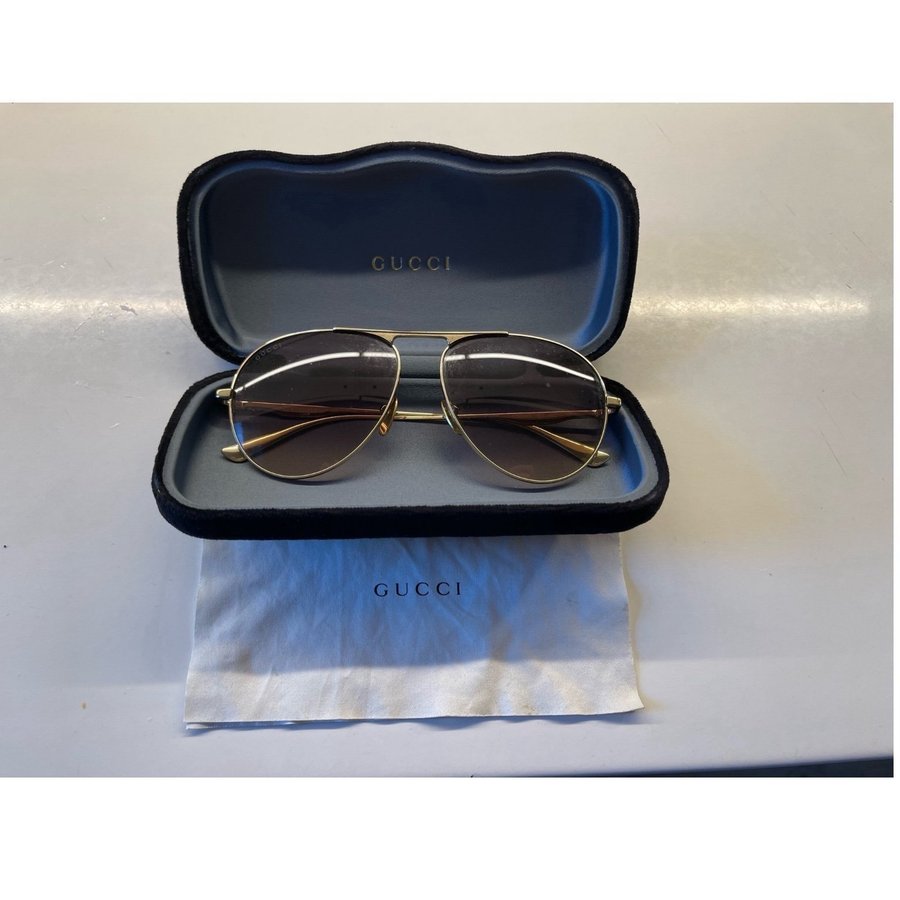 Gucci Solglasögon GG0334S 001