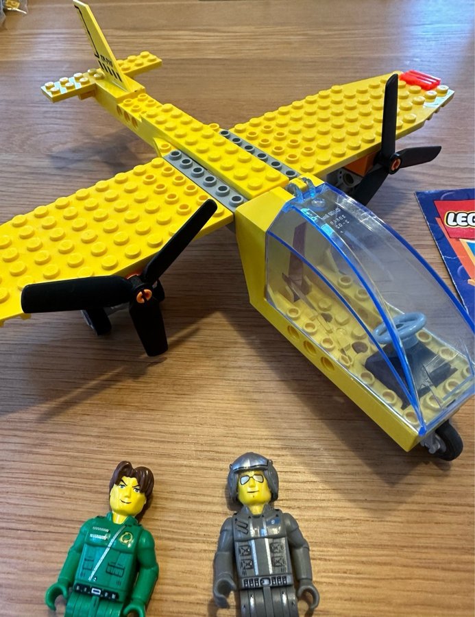 Legopaket med blandade set. 4617, 4601, 1562, 7236  70101