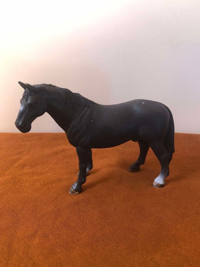 Schleich - Hannoverare 72096 Svart hingst