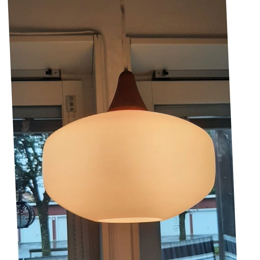 Retro Taklampa i teak och glas