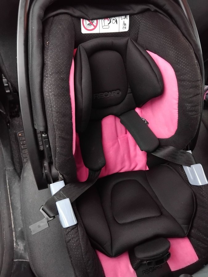 Recaro bilbarnstol rosa och svart 0-13 kg