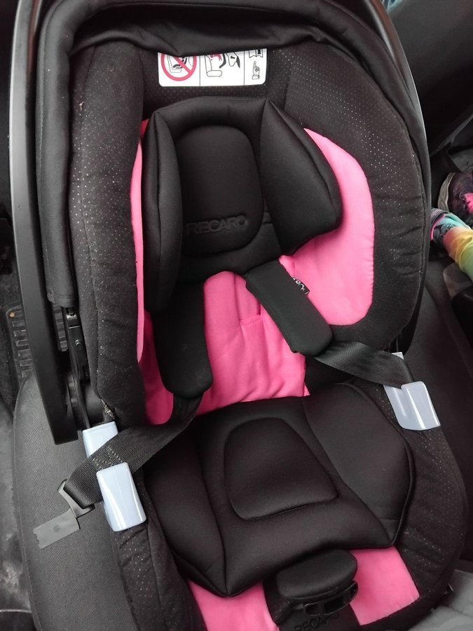 Recaro bilbarnstol rosa och svart 0-13 kg