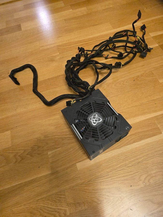 XFX Play Hard PRO 850W Nätaggregat