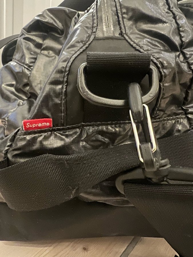 Supreme duffle bag