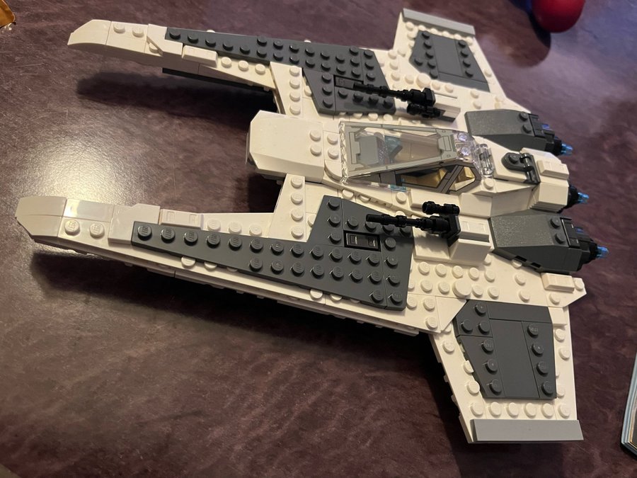 Lego Madalorian Fang fighter