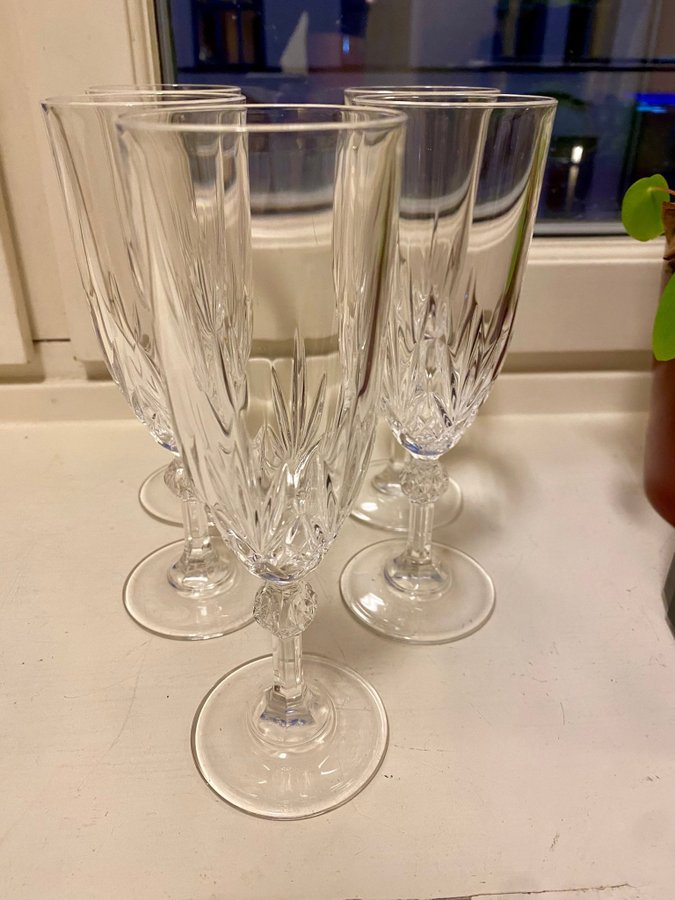 5 st retro-champagneglas – slipad dekor