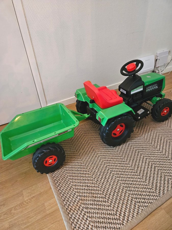 Traktor med släp elbil 6V Injusa Elbil 636