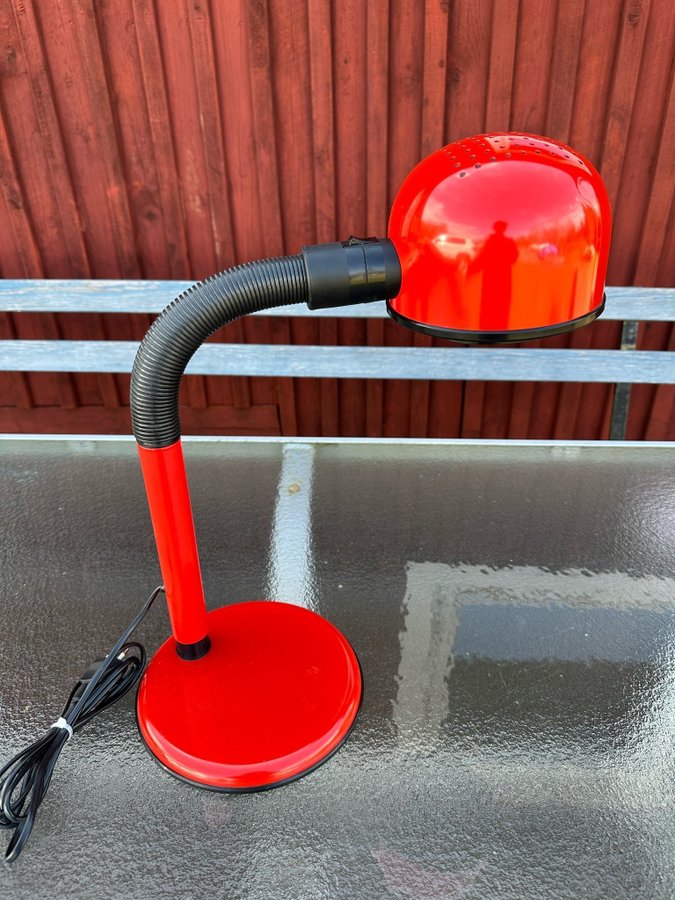 vintage / retro ALDA skrivbordslampa lampa i röd metall/plåt fint skick